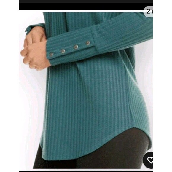 Chaser Women's Size Medium Green Long Sleeve Waffle Knit Button Cuff Top - Picture 5 of 10